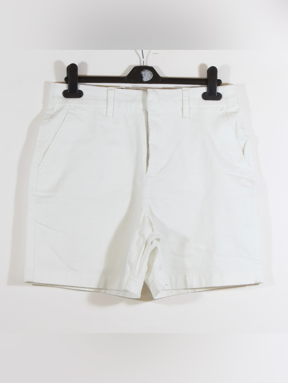 Anne Klein Crisp White Flat-Front Casual Chino Shorts NWT